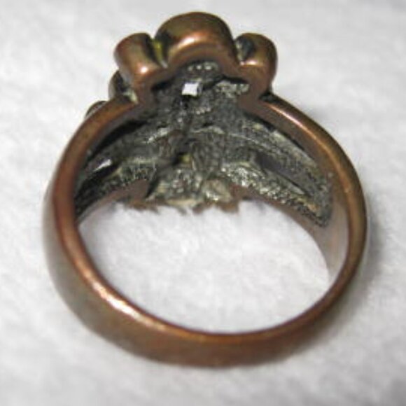 Gold Tone Ring w/ Glass Stones Vintage Size 7 - Picture 11 of 16